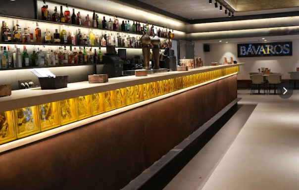 Cervecería Bávaros · Pamplona Interior de Cervecería Bávaros en Pamplona, con instalación de sonido y vídeo profesional de Audio Navarra.